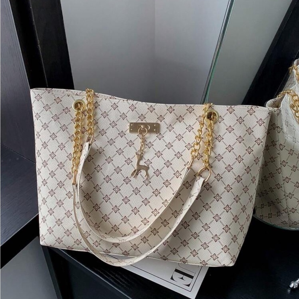 ⚠️Clearance Beige White Patterned Large Tote Shoulder Bag Gold Pendant - Picture 3 of 11